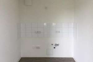 Gemütliche 3-Raumwohnung mit offener Küche und Balkon! – Birkwitzer Weg 7, 1257 Leuben (Stadtteil), Dresden – Vorschaubild 4