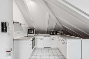 Top Lage mit Aussicht auf die Isar! 2-Zimmer-Dachgeschosswohnung in einzigartiger Lage in München – Die vollständige Adresse der Immobilie erhältst du vom Anbieter., 80469 Glockenbach, München – Vorschaubild 8