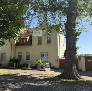 Doppelhaushälfte mit Doppelgarage und Weitblick – Eigenheim mit Potenzial in beliebter Lage