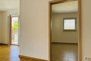 Hochwertige 4-Zimmer Stadtwohnung mit großem Balkon / Nähe ZEISS Hightech-Standort in Jena – Kochstraße 1, 7745 Jena-Süd, Jena – Vorschaubild 8