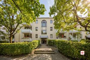 Zwei Balkone, vier Zimmer, viel Potential - 4-Zimmer-Erbpachtwohnung in München-Johanneskirchen