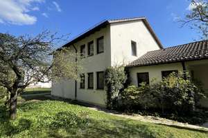 Wohnen in ruhiger Lage und Stadtnähe: Großzügiges Haus in Baierbrunn