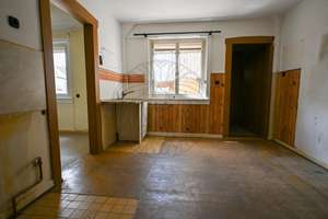 Wiesbaden-Biebrich: Reihenmittelhaus mit Potenzial! – Die vollständige Adresse der Immobilie erhältst du vom Anbieter., 65203 Biebrich, Wiesbaden – Vorschaubild 3