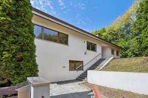 Charmantes Ein- bis Zweifamilienhaus auf weitläufigem Grundstück in attraktiver Lage von Heidenheim – Die vollständige Adresse der Immobilie erhältst du vom Anbieter., 89522 Heidenheim an der Brenz – Vorschaubild 1