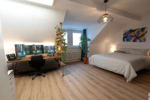 Dachgeschosswohnung mit Einbauküche – Eckampstraße 24, 40472 Rath, Düsseldorf – Vorschaubild 3