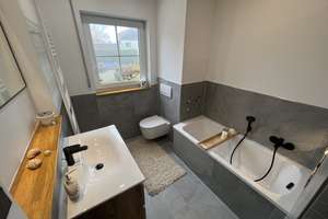 Erstbezug nach hochwertiger Sanierung (Stellplatz, großer Keller, Gäste-WC) – Die vollständige Adresse der Immobilie erhältst du vom Anbieter., 99090 Alach, Erfurt – Vorschaubild 11