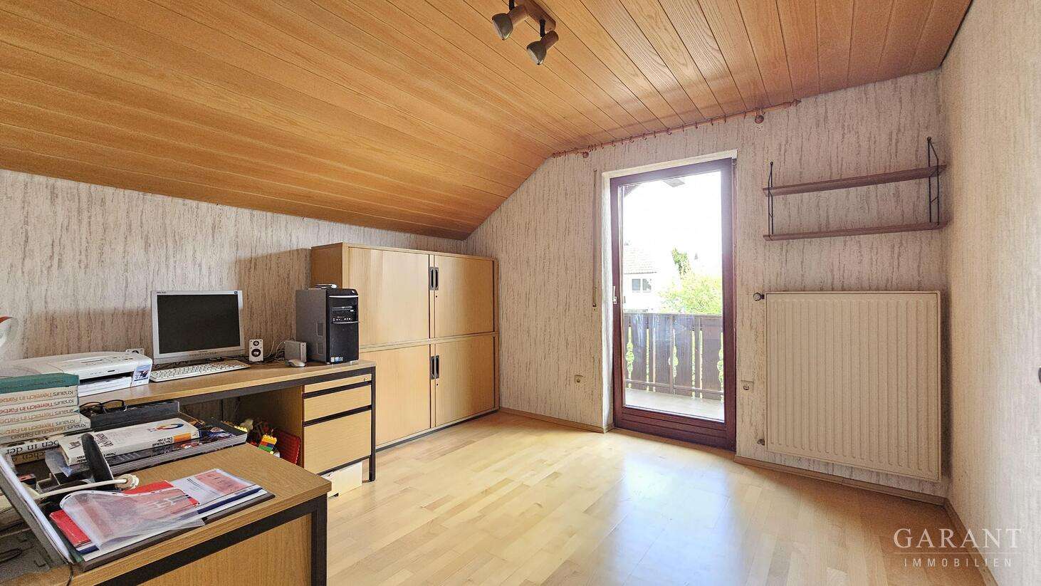 Immobilie in Ichenhausen - Charmantes Einfamilienhaus mit großem Garten und viel Platz zum Wohlfühlen - Bild 5