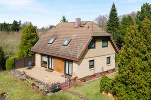 Familienfreundliches Einfamilienhaus mit großem Garten und viel Raumgefühl