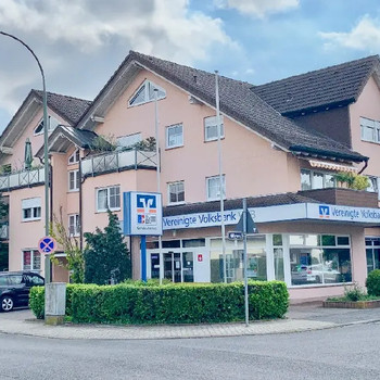 Traumhafte 6 Zi. DG Maisonette Wohnung mit 2 Balkonen und 2 TG Plätzen