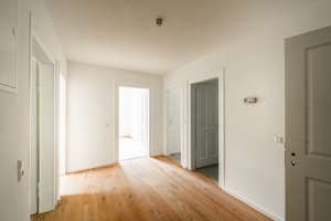Erstbezug nach Komplettsanierung – Familienfreundliche 4-Zi-Wohnung mit Loggia mitten in Esslingen – Schillerstraße 12, 73728 Innenstadt, Esslingen am Neckar – Vorschaubild 8