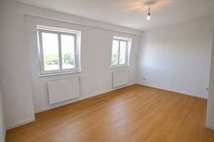 AIGNER - Helle und sehr großzügige 4-Zimmer-Dachgeschosswohnung – Die vollständige Adresse der Immobilie erhältst du vom Anbieter., 81927 Johanneskirchen, München – Vorschaubild 3