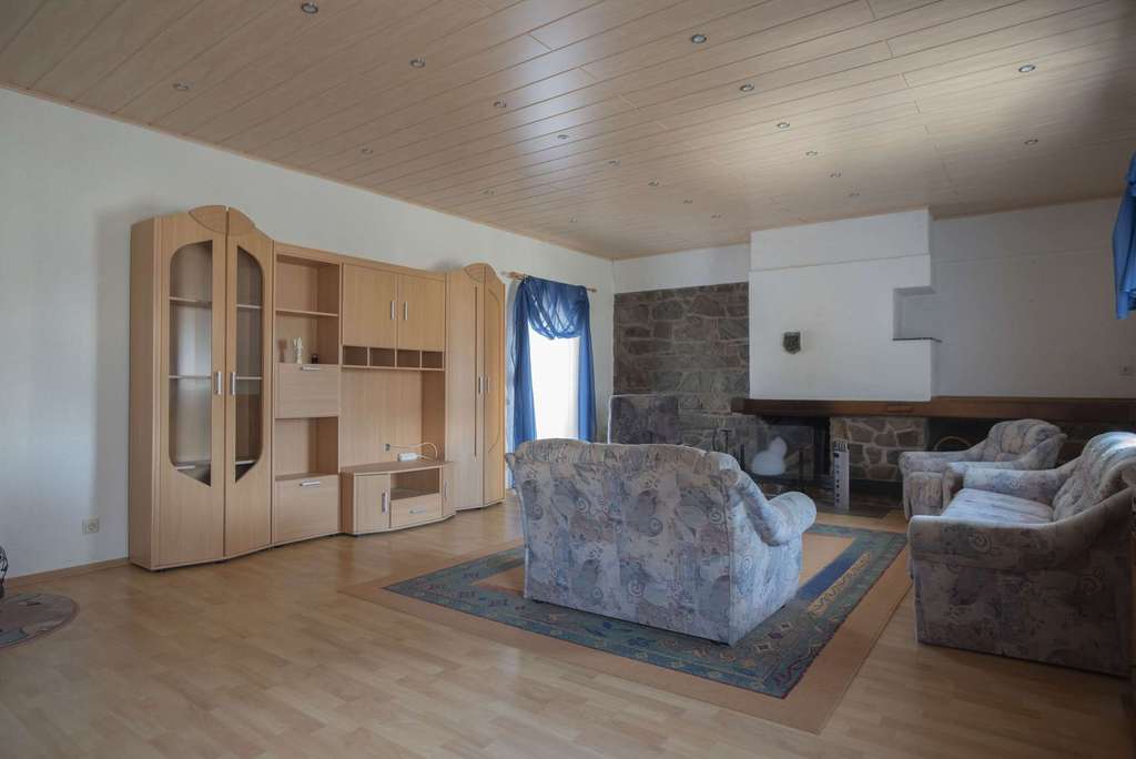 Immobilie in Driedorf - Sehr gepflegtes EFH/ZFH mit WDVS, 2 Garagen im Haus und Garten. Käuferprovisionsfrei! - Bild 3