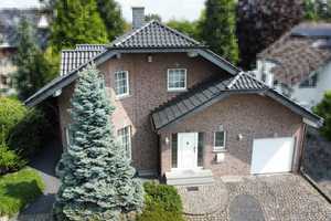 Stilvolles, freistehendes Einfamilienhaus mit Garage und gärtnerisch angelegten Außenanlagen – Heinsberg (Kreis) – Vorschaubild 2