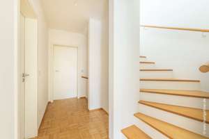Stilvolle Doppelhaushälfte nahe Ostpark mit eingewachsenem Garten und ausgebautem Dachgeschoss – Die vollständige Adresse der Immobilie erhältst du vom Anbieter., 81735 Ramersdorf, München – Vorschaubild 12