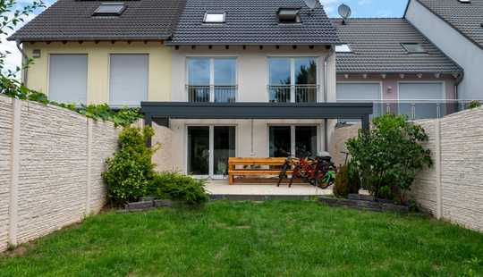 Bild von Wohnen mit Stil: Traumhaftes Reihenhaus mit Dachstudio & Gartenparadies