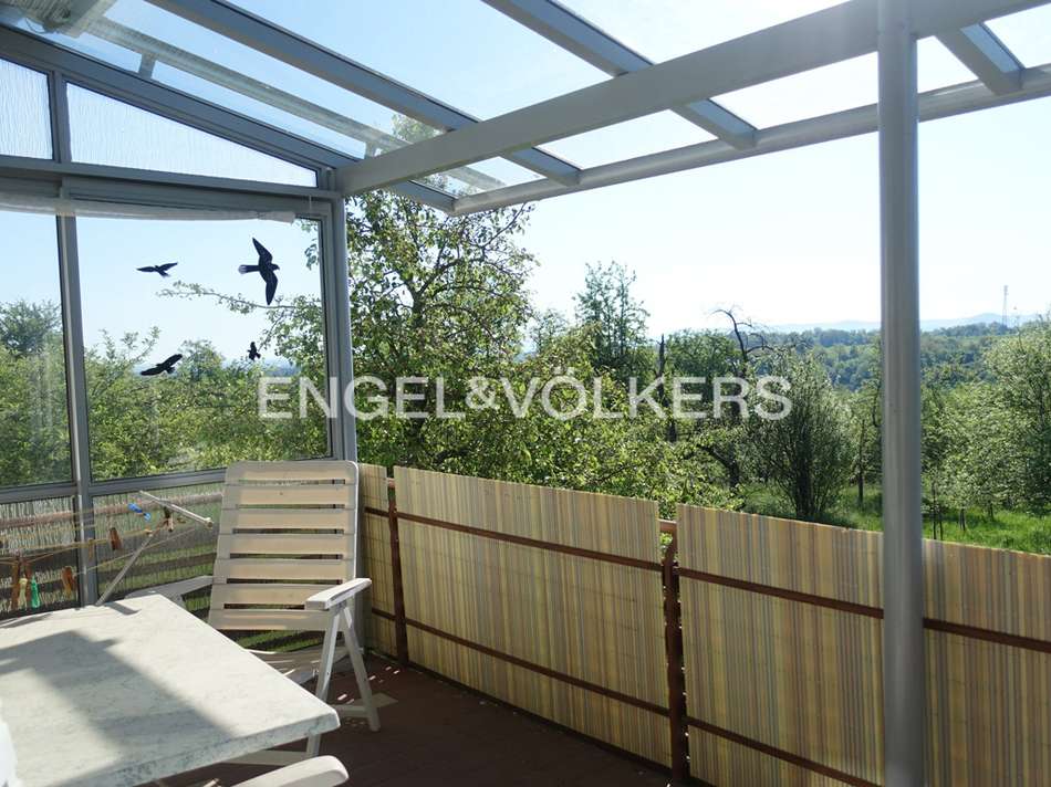 Überdachter Balkon