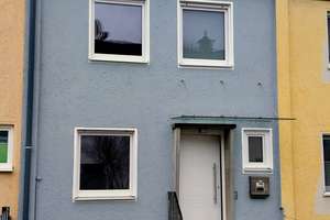 Geräumiges 4-Zimmer Haus in Augsburg-Haunstetten, Reihenmittelaus  mit Garage und Stellplatz
