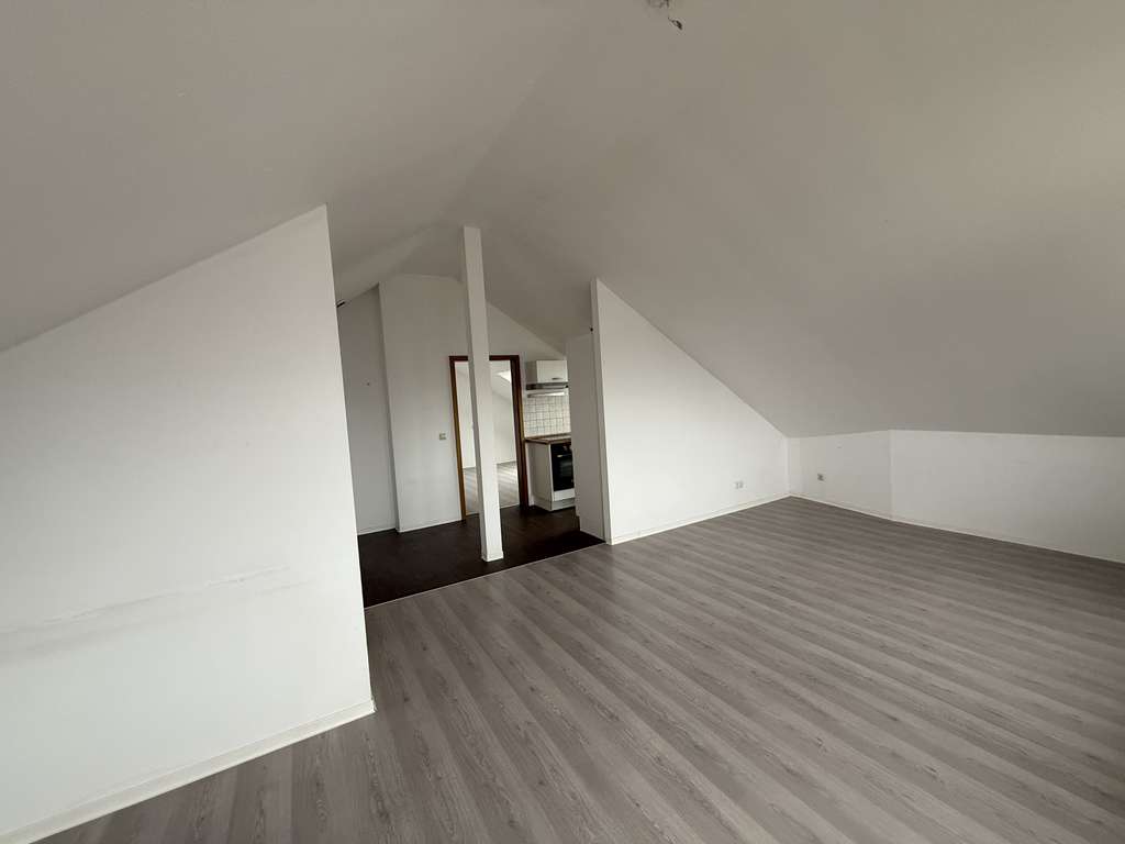 Immobilie in Renningen - Helle 2-Zimmer Dachgeschosswohnung in Renningen mit Balkon - Bild 4