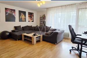 VON POLL - BAD HOMBURG: Kapitalanleger aufgepasst - Vermietete, zentrale 2 Zimmer Wohnung mit Balkon