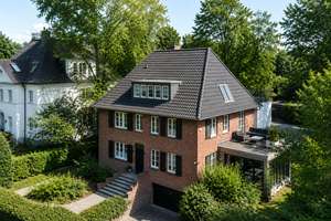 Kernsaniertes Einfamilienhaus mit Einliegerwohnung in Othmarschen