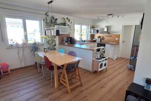 Großzügige 4,5-Zimmer-Wohnung mit Balkon in Ergoldsbach – Die vollständige Adresse der Immobilie erhältst du vom Anbieter., 84061 Ergoldsbach – Vorschaubild 2
