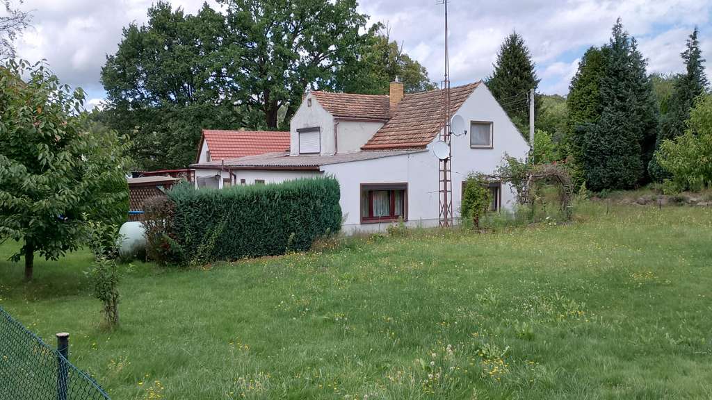 Immobilie in Reichenbach/Oberlausitz - Preiswertes 4-Raum-Haus in Reichenbach Reichenbach/Oberlausitz - Bild 0