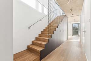 Zwei Ebenen. Klare Architektur. Wohnen über Bilk mit Blick in die Baumkronen. – Die vollständige Adresse der Immobilie erhältst du vom Anbieter., 40223 Bilk, Düsseldorf – Vorschaubild 8