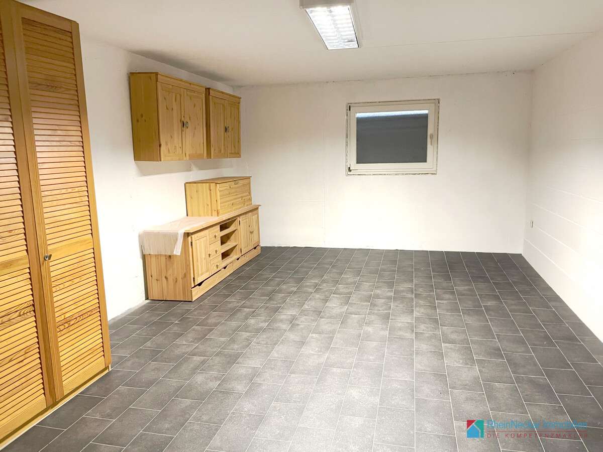 Immobilie in Neulußheim - Moderne und großzügige  Dachgeschosswohnung mit Balkon, beheiztem Hobbyraum, Stellplatz & Garage - Bild 4