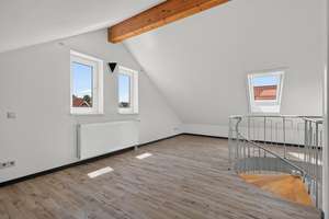 Pfiffige Maisonettewohnung mit Galerie und Balkon in Karlsruhe-Knielingen – Die vollständige Adresse der Immobilie erhältst du vom Anbieter., 76187 Knielingen, Karlsruhe – Vorschaubild 9