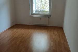 Geräumige 3 Zimmer-Etagenwohnung mit Balkon und Wohnküche in zentraler Lage. – Die vollständige Adresse der Immobilie erhältst du vom Anbieter., 9112 Kaßberg, Chemnitz – Vorschaubild 4