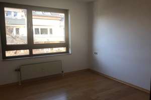 Raum für neue Pläne: 3-Zimmer-Wohnung in Stuttgart-Bad Cannstatt – Die vollständige Adresse der Immobilie erhältst du vom Anbieter., 70374 Muckensturm, Stuttgart – Vorschaubild 2
