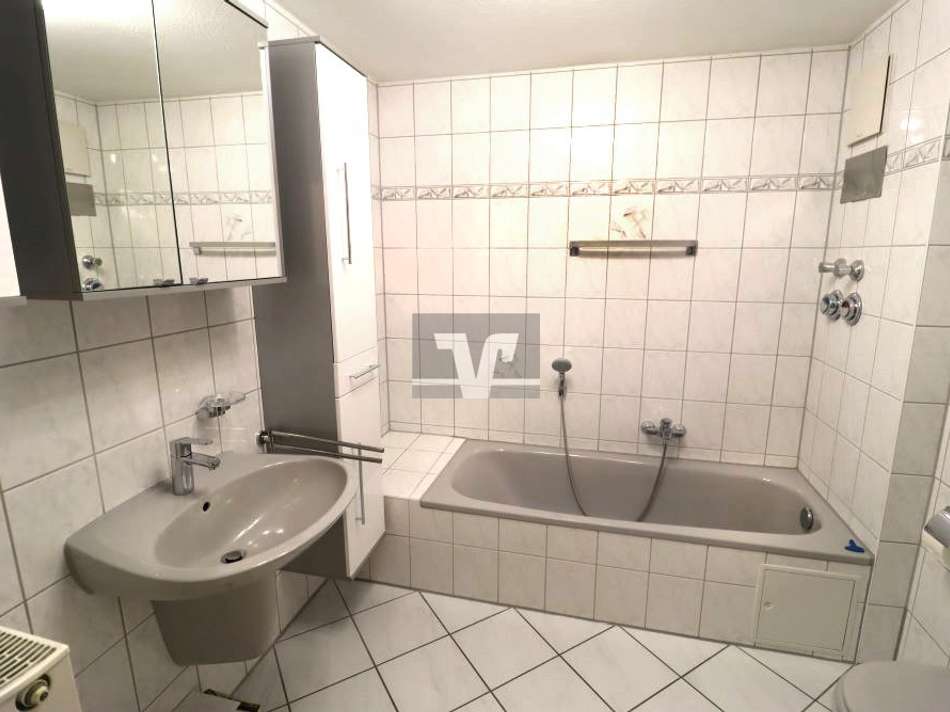 großes Badezimmer