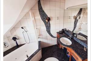 Topausstattung mit traumhafter Aussicht: PV, Speicher, separates Apartment, Ausblick uvm. – Die vollständige Adresse der Immobilie erhältst du vom Anbieter., 96269 Großheirath – Vorschaubild 16