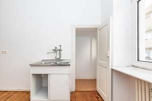Bezugsfreie 2-Zimmer-Altbauwohnung im ruhigen Hinterhaus mit Balkon – Die vollständige Adresse der Immobilie erhältst du vom Anbieter., 13347 Gesundbrunnen, Berlin – Vorschaubild 4