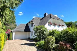 ***Exklusive Landhausvilla in Sackgassenlage***
