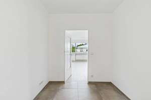 Großzügiges Apartment mit Balkon und TG-Einzelstellplatz – Die vollständige Adresse der Immobilie erhältst du vom Anbieter., 81476 Forstenried, München – Vorschaubild 3