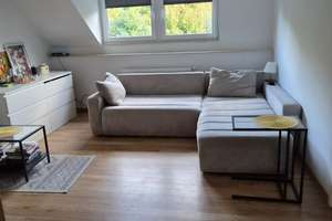 kl. helle, 2 Zimmer DG Wohnung in Ludenberg- Gerresheim