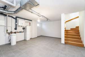 Architektur, Wellness und Energieeffizienz auf vier Ebenen – Die vollständige Adresse der Immobilie erhältst du vom Anbieter., 81249 Lochhausen, München – Vorschaubild 29