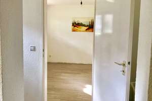 Schicke 4 Raum Wohnung über zwei Etagen mit Balkon, Terrasse und kleinem Garten – Die vollständige Adresse der Immobilie erhältst du vom Anbieter., 45136 Huttrop, Essen – Vorschaubild 7