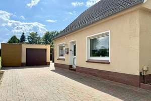 *Charmantes, renoviertes Einfamilienhaus mit Garage & großem Grundstück – Dach Dämmung & Heizung 200 – Die vollständige Adresse der Immobilie erhältst du vom Anbieter., 26826 Weener – Vorschaubild 2