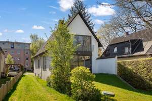 Hamburg-Rahlstedt: Gesuchte Lage, ca. 230 qm Wohn-/Nutzfläche inkl. Doppelgarage & riesen Grundstück – Die vollständige Adresse der Immobilie erhältst du vom Anbieter., 22149 Rahlstedt, Hamburg – Vorschaubild 17
