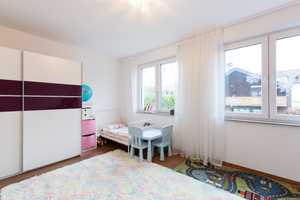 Neuwertige familienfreundliche Doppelhaushälfte (BJ 2014) mit Garage in Sackgasse – Leverkusen – Vorschaubild 9