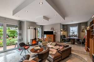 Modernes Wohnen mit Kamin, Pool und liebevoll angelegtem Garten – Sommerflor 2, 55129 Ebersheim, Mainz – Vorschaubild 3