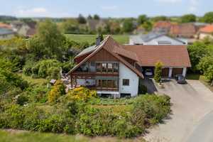 RESERVIERT - Attraktives Zweifamilienhaus mit idyllischem Garten mit Schwimmteich – Neustadt a.d. Aisch-Bad Windsheim (Kreis) – Vorschaubild 1