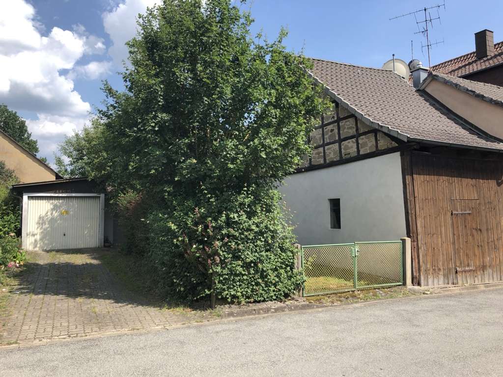 Immobilie in Bad Rodach - Mitten in Bad Rodach - MFH, Scheune, Nebengebäude, Garage und Garten tolle Rendite! - Bild 2