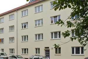Vermietete 3 Zimmer Eigentumswohnung mit Balkon und Garage