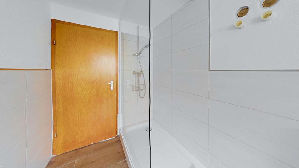 Immobilie in Steinwenden - 3-Familienhaus mit Garage, Terrasse und Eingang von zwei Seiten - kurzfristig bezugsfertig - Bild 5