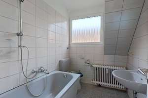 1 NKM FREI: Moderne 3-Zimmer-Wohnung mit Tageslichtbad samt BADEWANNE – Degenhof 2, 42651 Solingen-Mitte, Solingen – Vorschaubild 9