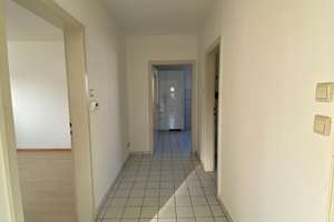 Helle und ruhige 4 Zimmer Wohnung mit Einbauküche in Stuttgart – Die vollständige Adresse der Immobilie erhältst du vom Anbieter., 70435 Zuffenhausen-Mitte, Stuttgart – Vorschaubild 7