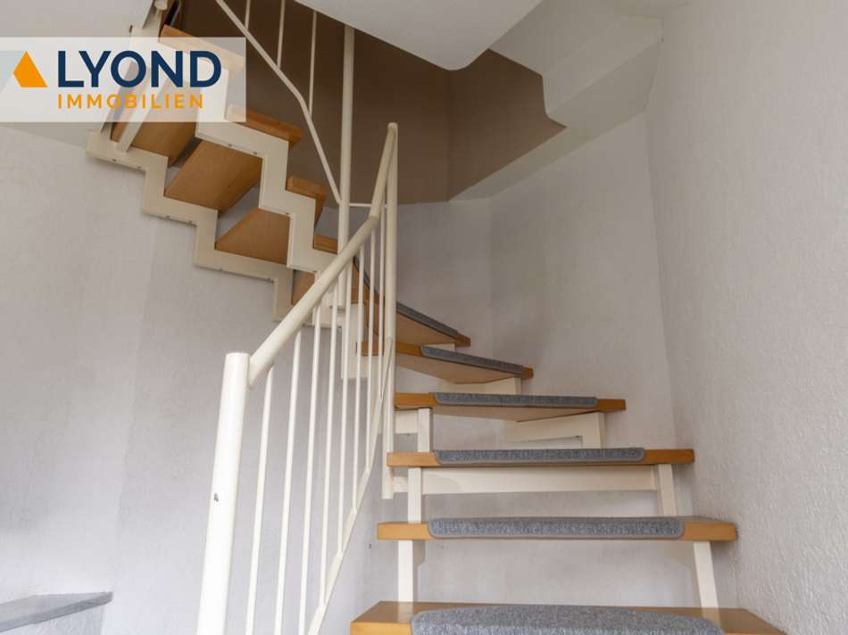 Treppe zum Dachgeschoss